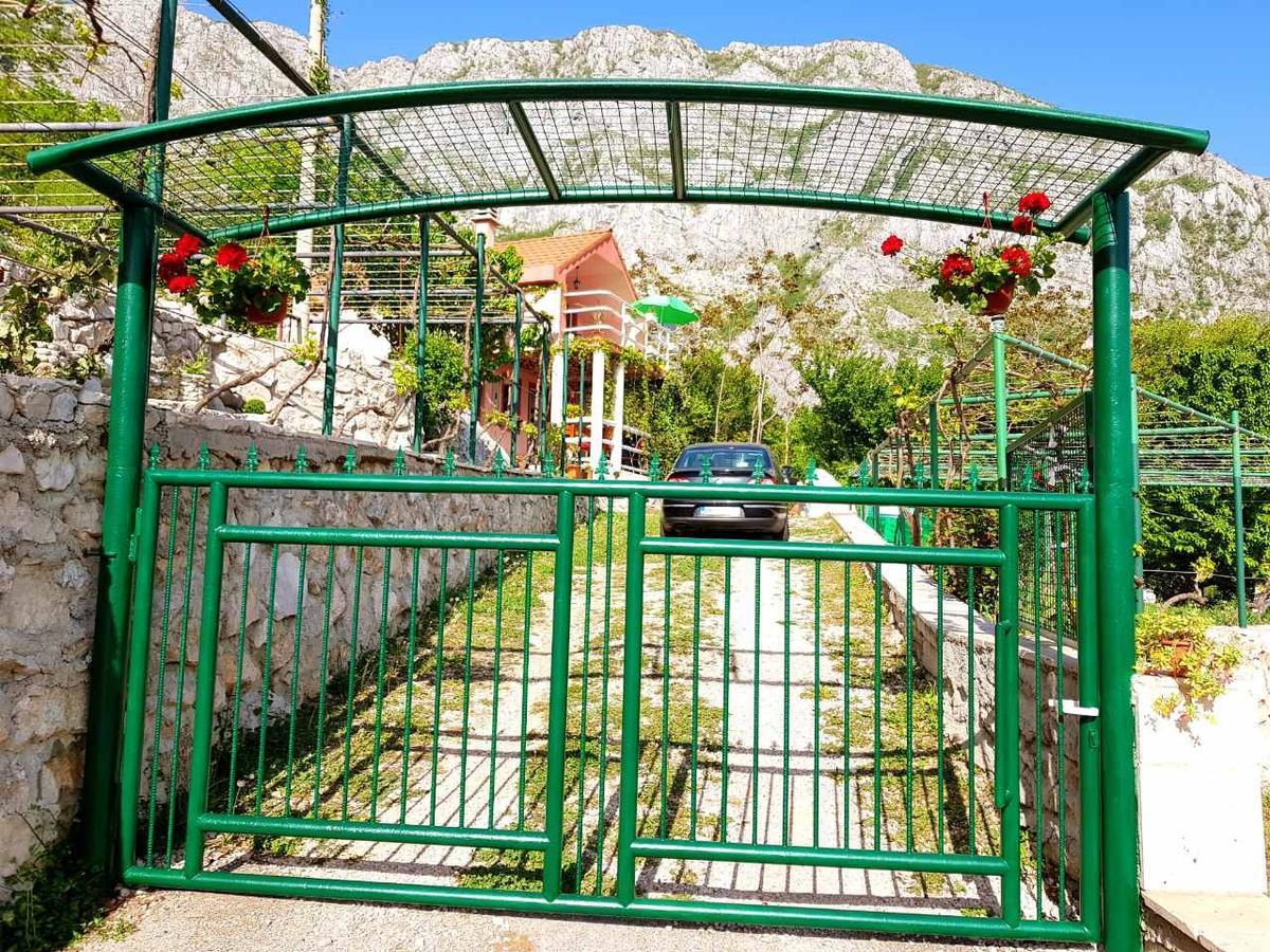 Holiday Village Ostrog Никшич Экстерьер фото